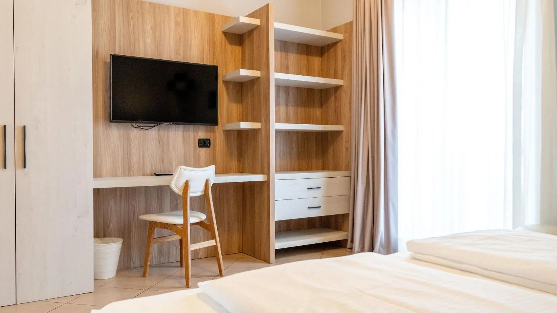 Hatelier Garda Home By Enjoy Garda Hotel Peschiera del Garda Apartment