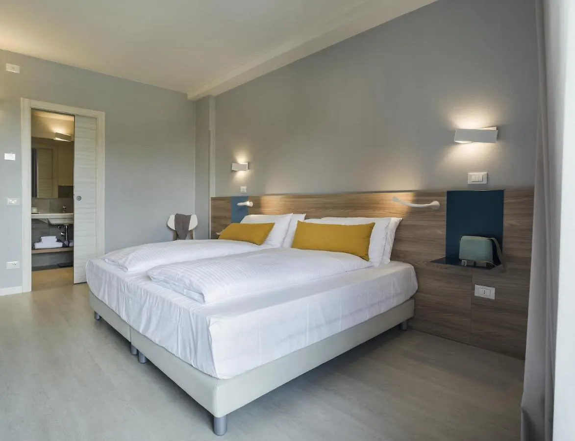 Hatelier Garda Home By Enjoy Garda Hotel Пескьера-дель-Гарда Апартаменты